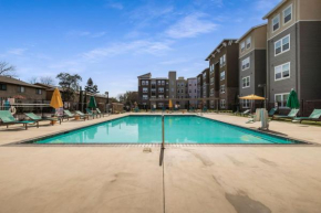 Splinter in Time PRVT BATH Shared Apt Gym Pool